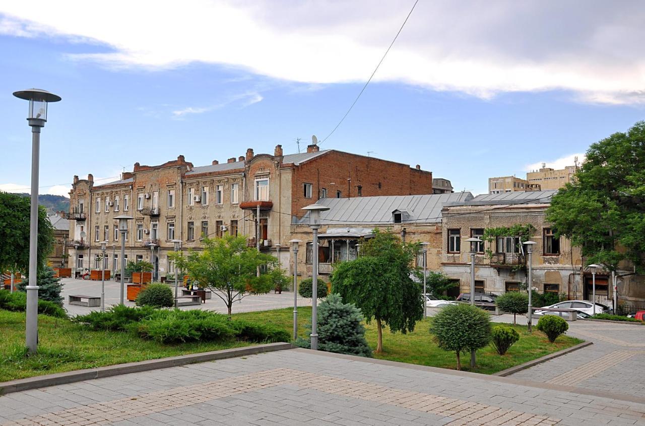 Hb Apartments Mari Brose Tbilisi Buitenkant foto