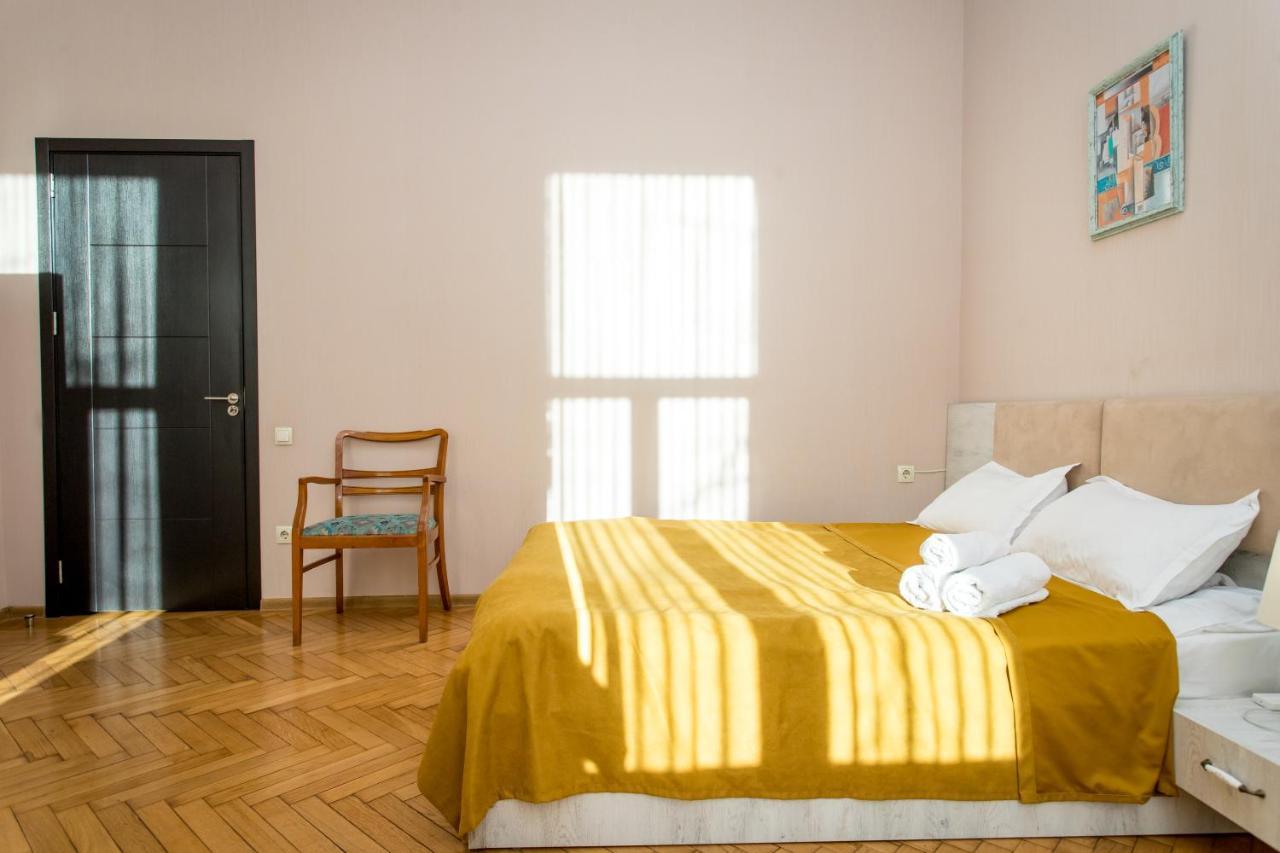 Hb Apartments Mari Brose Tbilisi Buitenkant foto