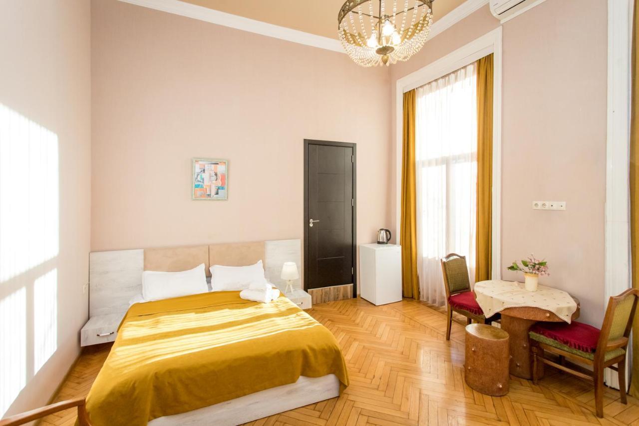 Hb Apartments Mari Brose Tbilisi Buitenkant foto