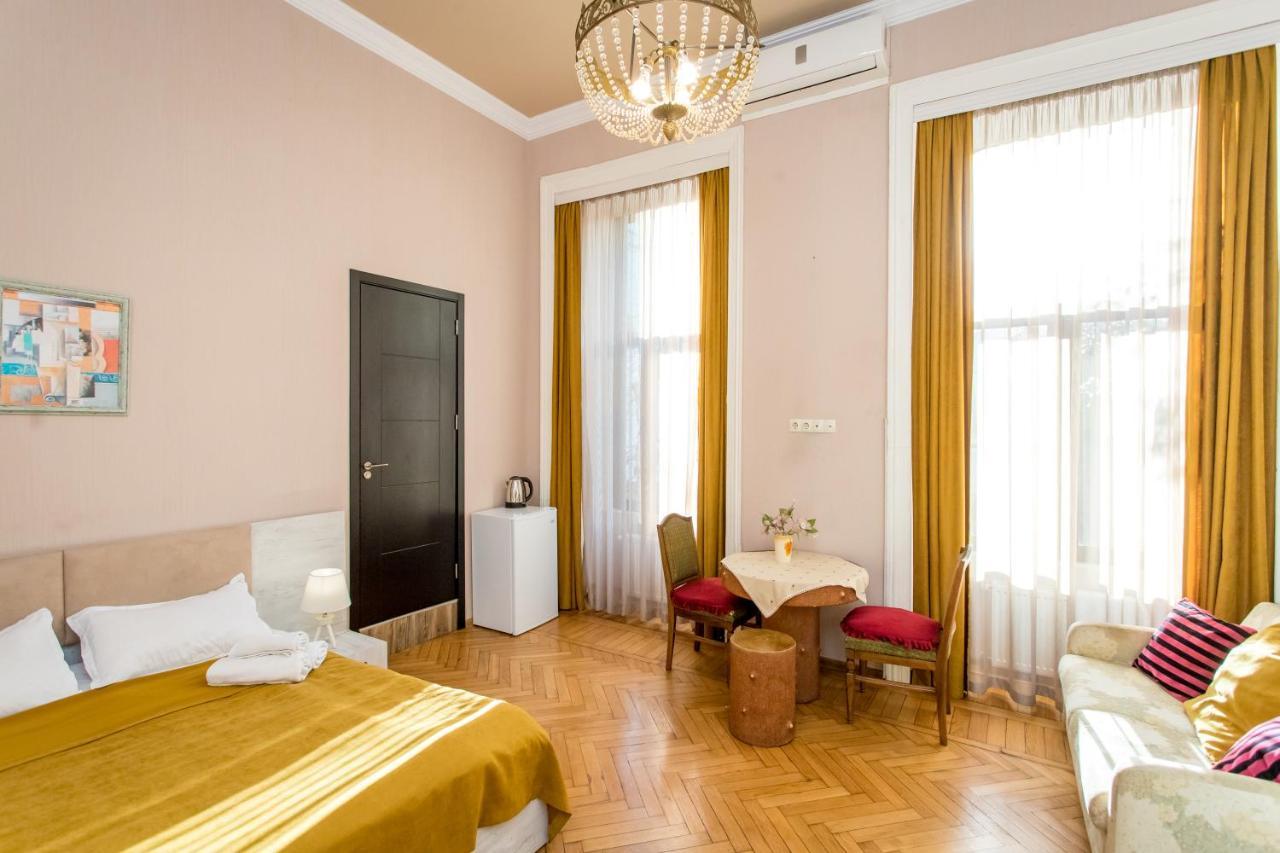 Hb Apartments Mari Brose Tbilisi Buitenkant foto