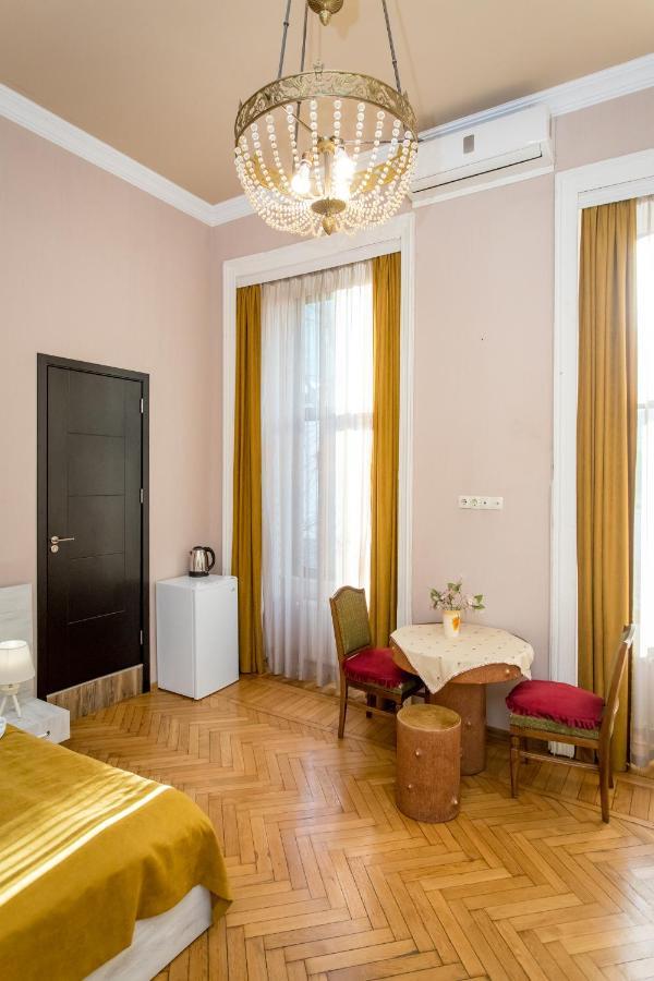 Hb Apartments Mari Brose Tbilisi Buitenkant foto