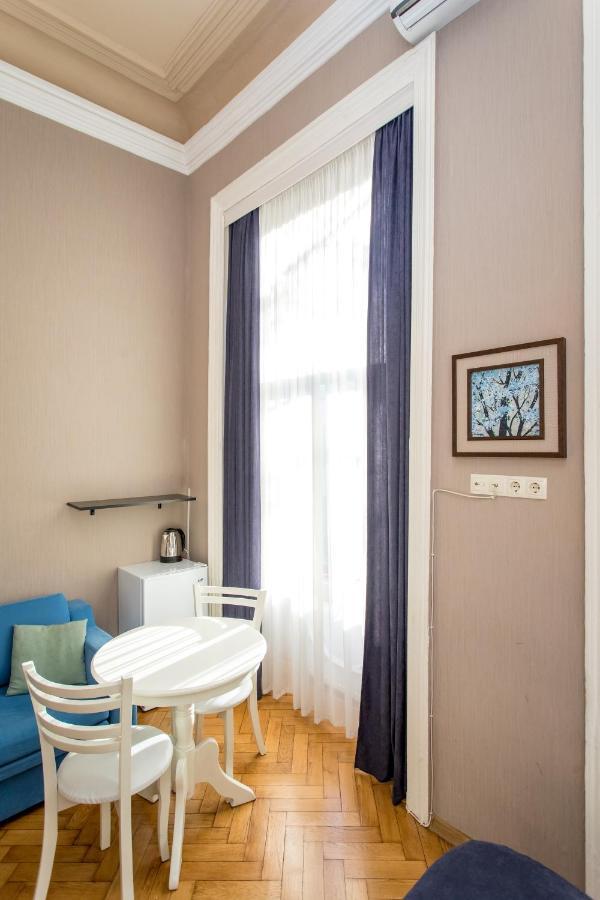 Hb Apartments Mari Brose Tbilisi Buitenkant foto