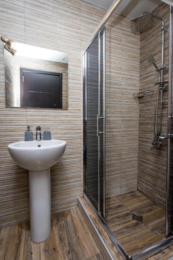 Hb Apartments Mari Brose Tbilisi Buitenkant foto