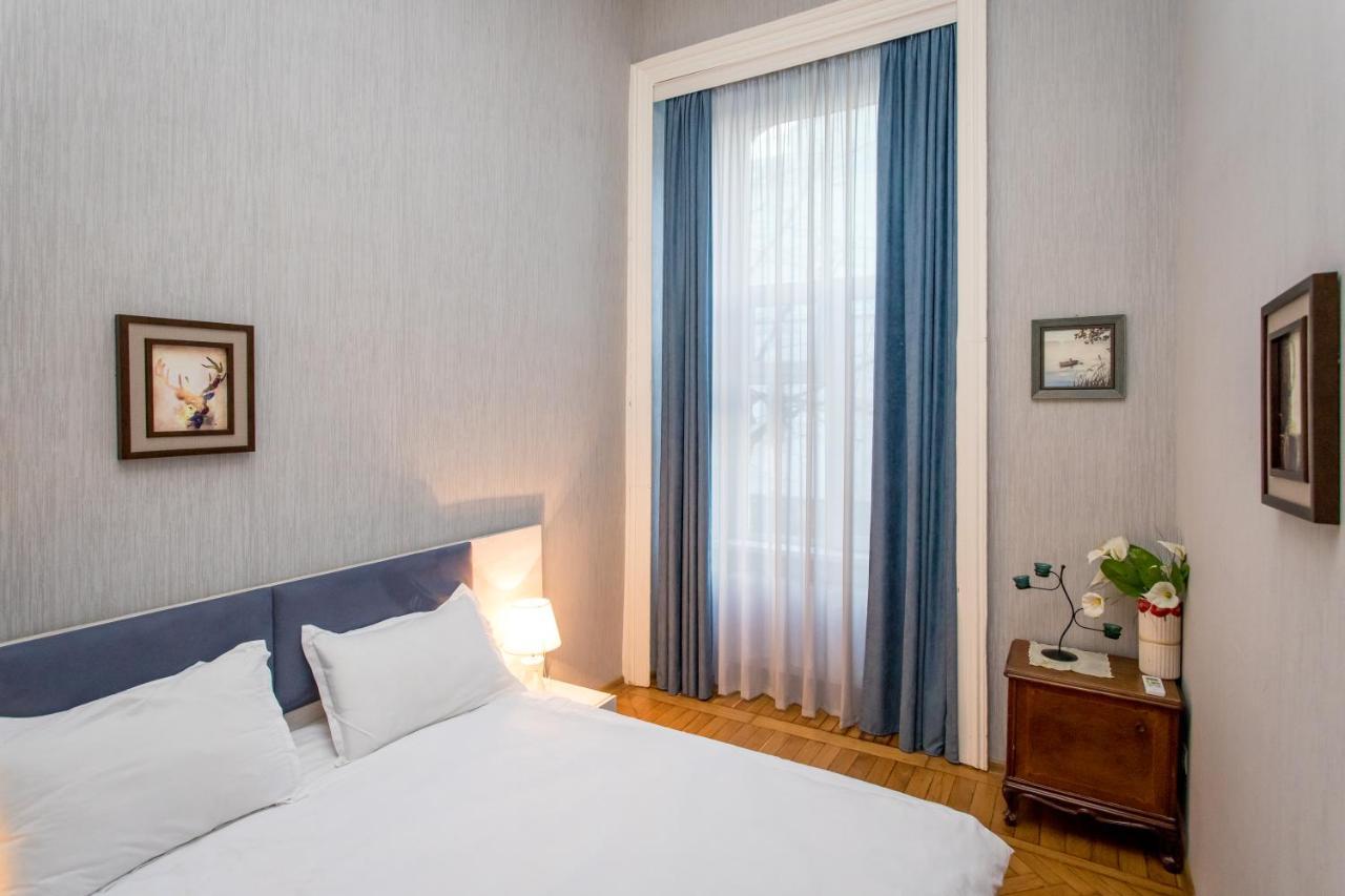 Hb Apartments Mari Brose Tbilisi Buitenkant foto