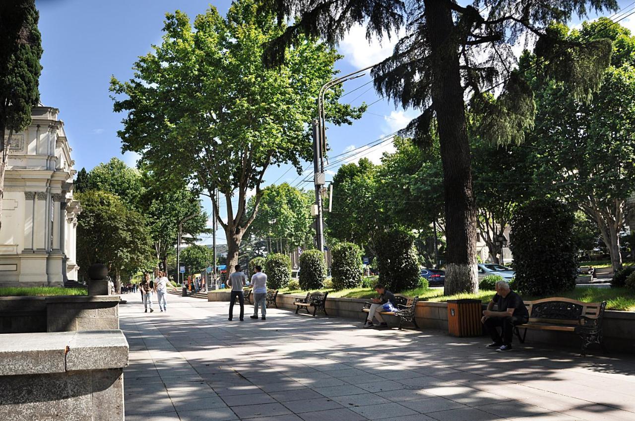 Hb Apartments Mari Brose Tbilisi Buitenkant foto