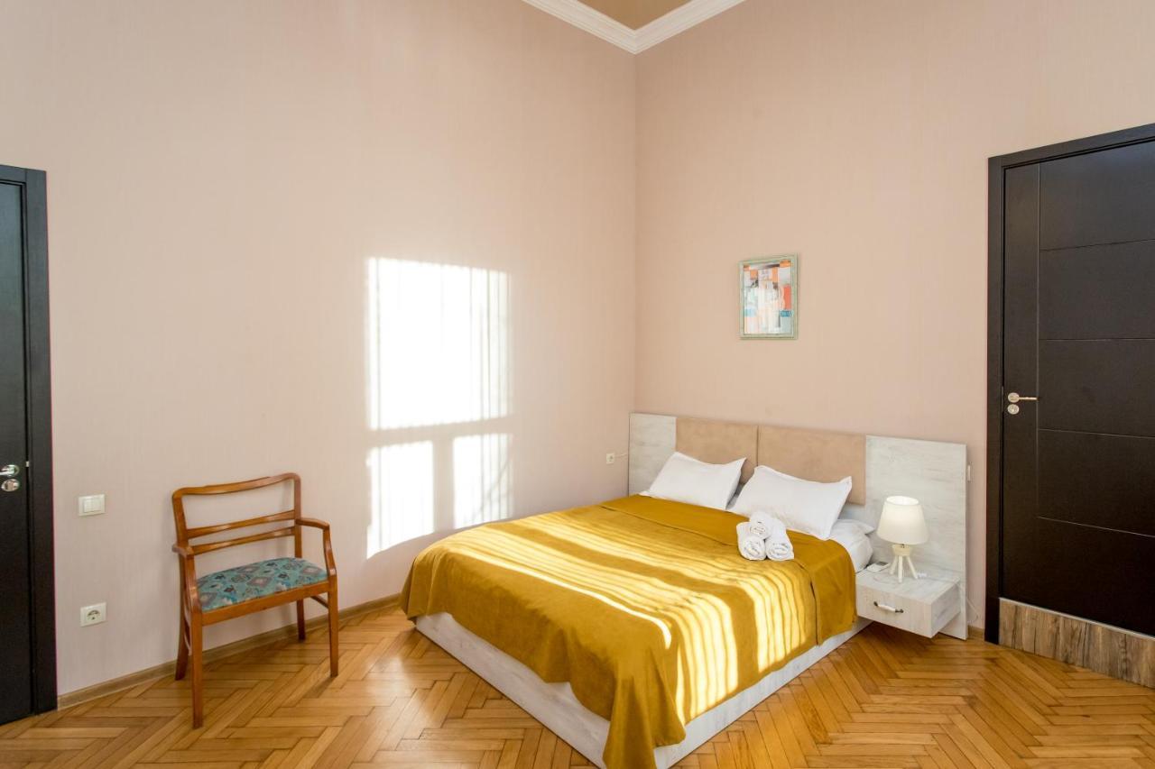 Hb Apartments Mari Brose Tbilisi Buitenkant foto