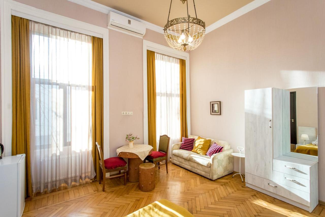 Hb Apartments Mari Brose Tbilisi Buitenkant foto