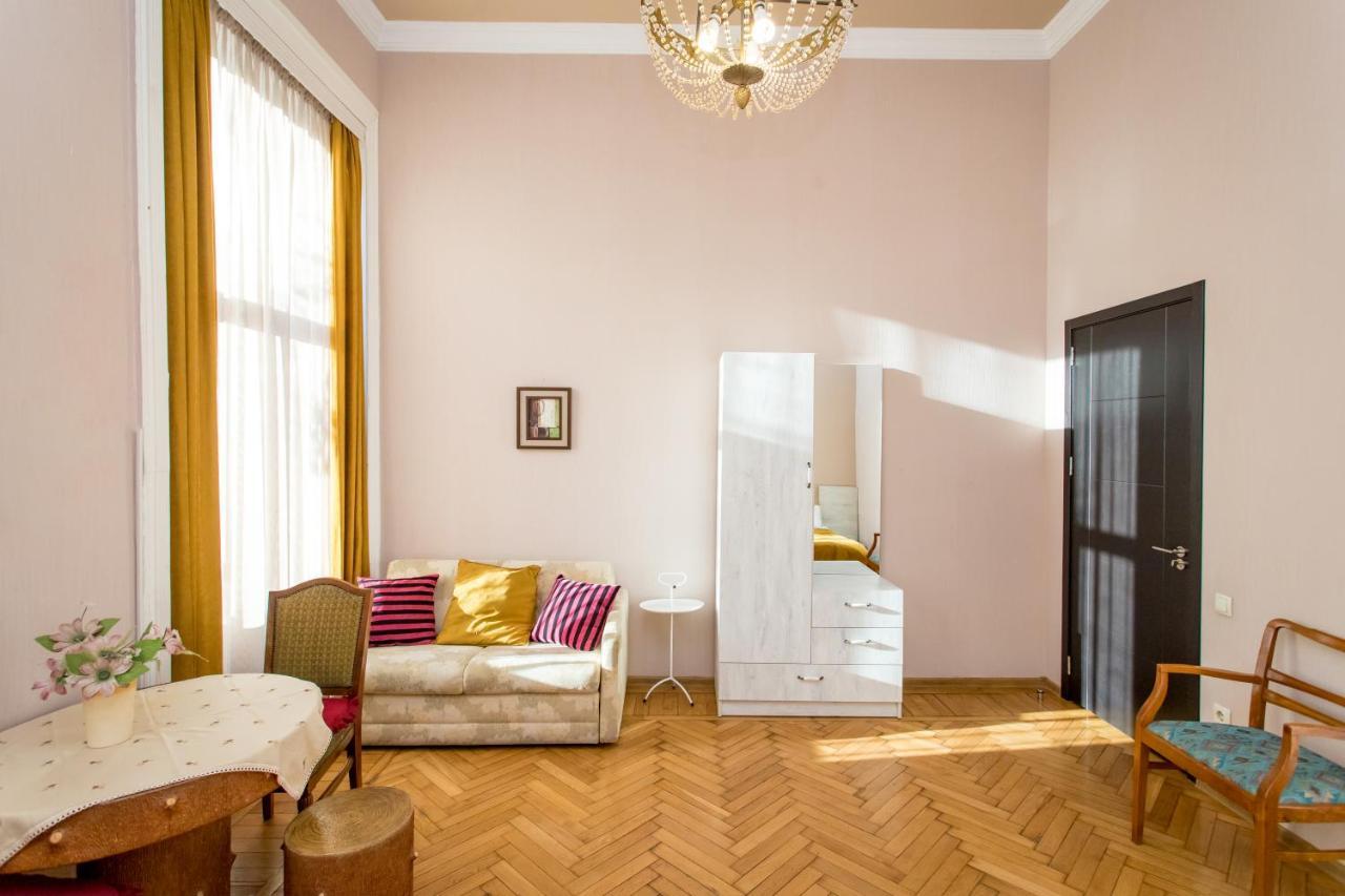 Hb Apartments Mari Brose Tbilisi Buitenkant foto