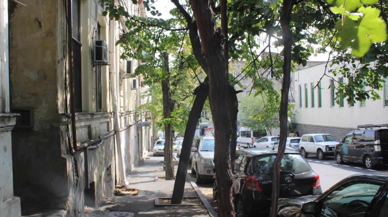 Hb Apartments Mari Brose Tbilisi Buitenkant foto
